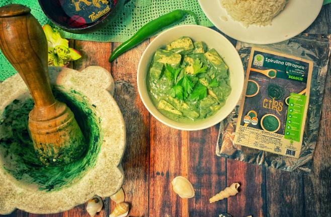 Green curry thai di tofu con Spirulina