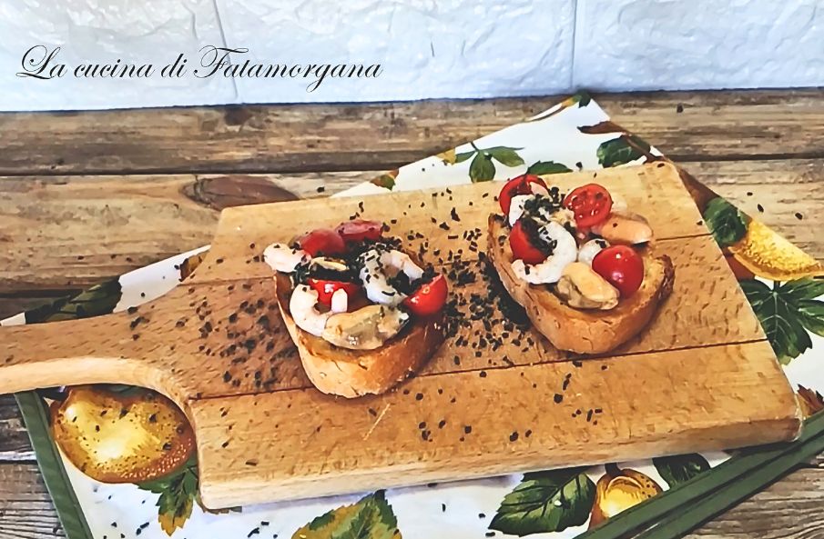 Crostoni ai frutti di mare con Spirulina